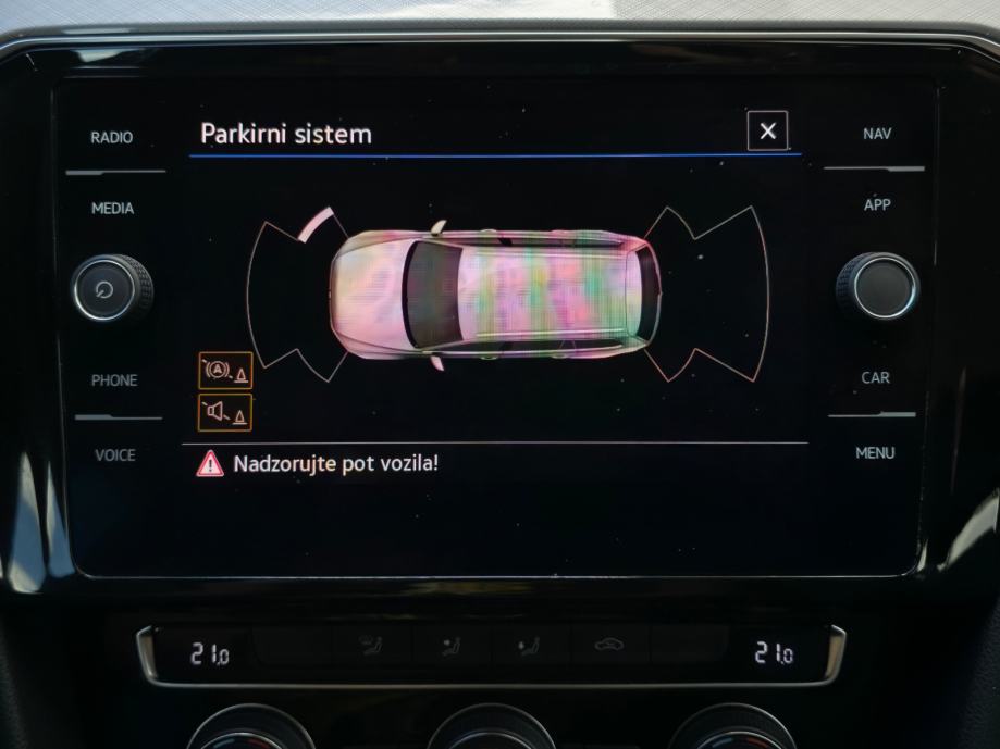 VW Passat Variant 2,0TDI R-line LED•ACC•LANE•AMBIENT•NAVI•2X-PDC•17C•, fotografija 17
