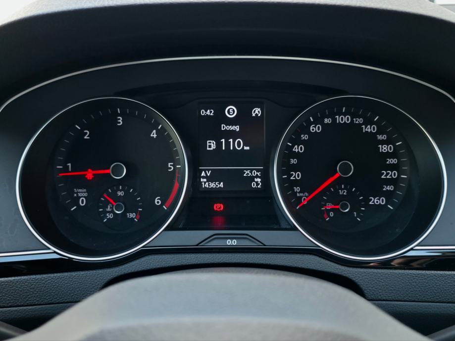 VW Passat Variant 2,0TDI R-line LED•ACC•LANE•AMBIENT•NAVI•2X-PDC•17C•, fotografija 10