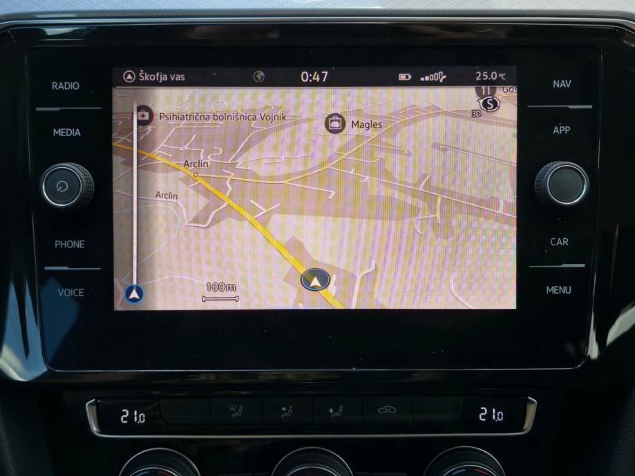 VW Passat Variant 2,0TDI R-line LED•ACC•LANE•AMBIENT•NAVI•2X-PDC•17C•, fotografija 14