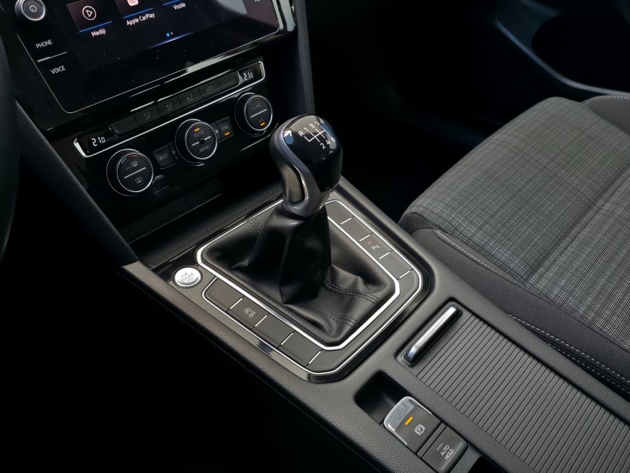 VW Passat Variant 2,0TDI R-line LED•ACC•LANE•AMBIENT•NAVI•2X-PDC•17C•, fotografija 11