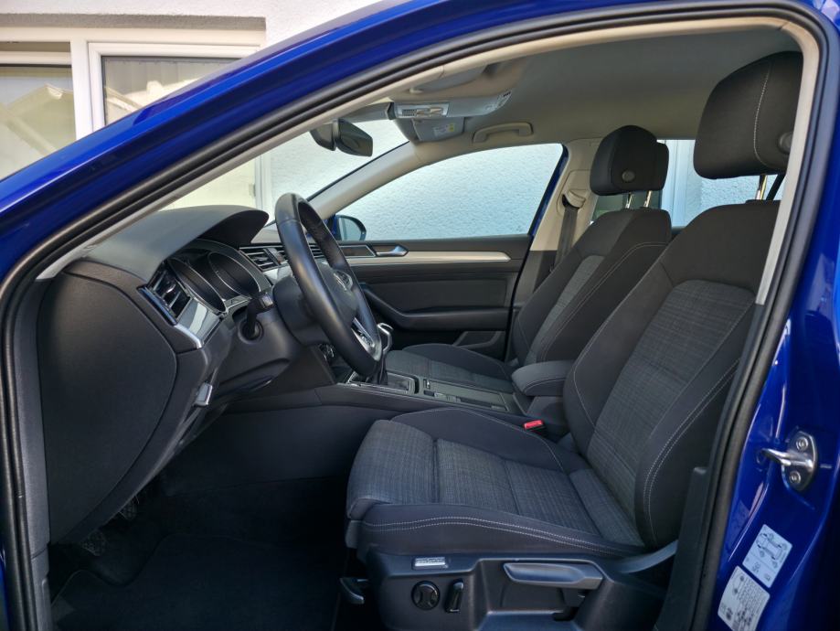 VW Passat Variant 2,0TDI R-line LED•ACC•LANE•AMBIENT•NAVI•2X-PDC•17C•, fotografija 6
