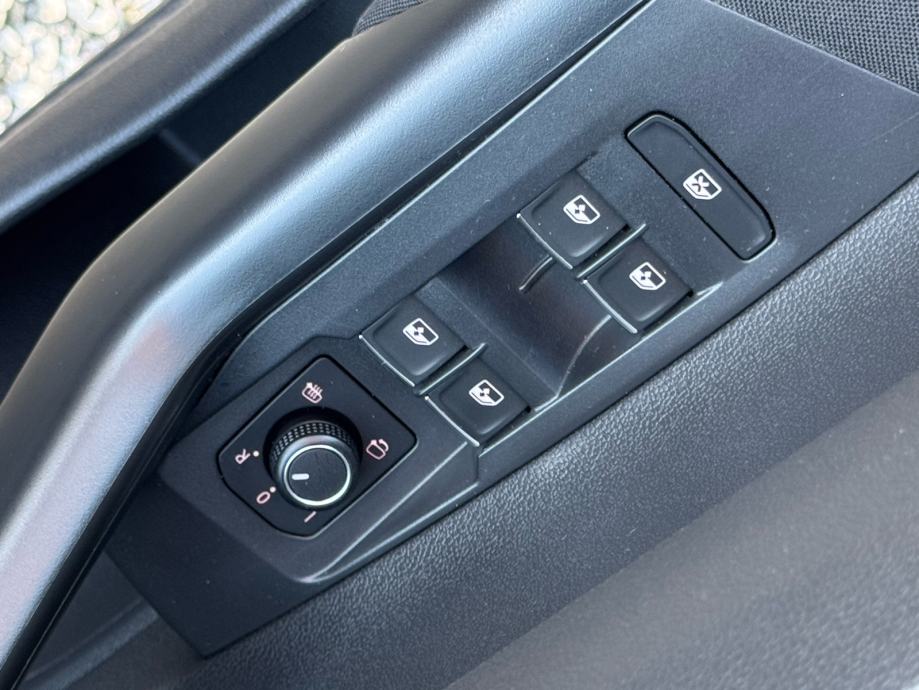 VW Polo 1,0 TSI / UNITED / AUT KLIMA / NAVI / 70KW / JAMSTVO, fotografija 10