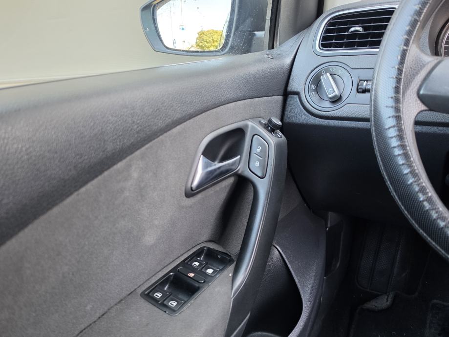VW Polo 1,2 TDI **klima**servis**, fotografija 13