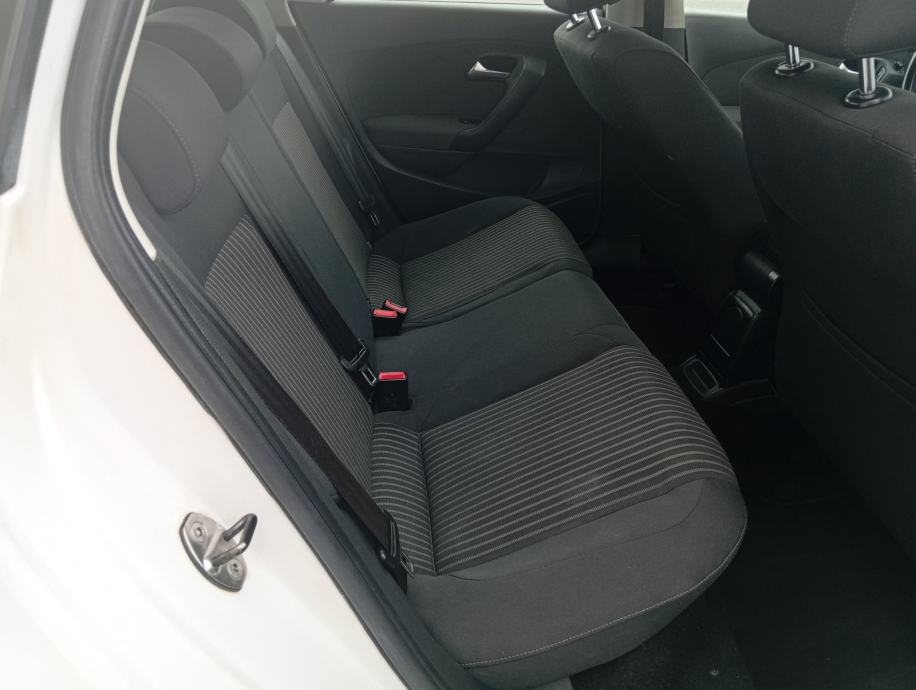 VW Polo 1,2 TDI mod.2012 - KLIMA/ EL.PRE/ GR.SJEDALA/ ALU / NAVIGACIJA, fotografija 12