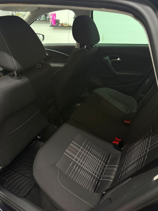 VW Polo 1.4 TDI LOUNGE 90 KS – 65.000 km – nove Continental gume, fotografija 5