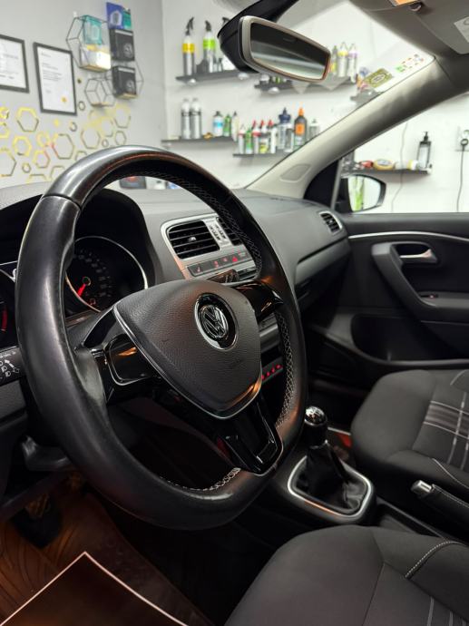 VW Polo 1.4 TDI LOUNGE 90 KS – 65.000 km – nove Continental gume, fotografija 9
