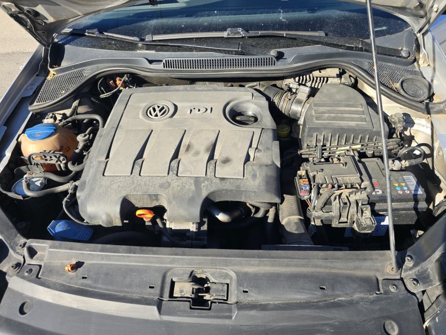VW Polo 1,6 TDI AUTOMATIK 2012 GOD REG 9/2027, fotografija 16
