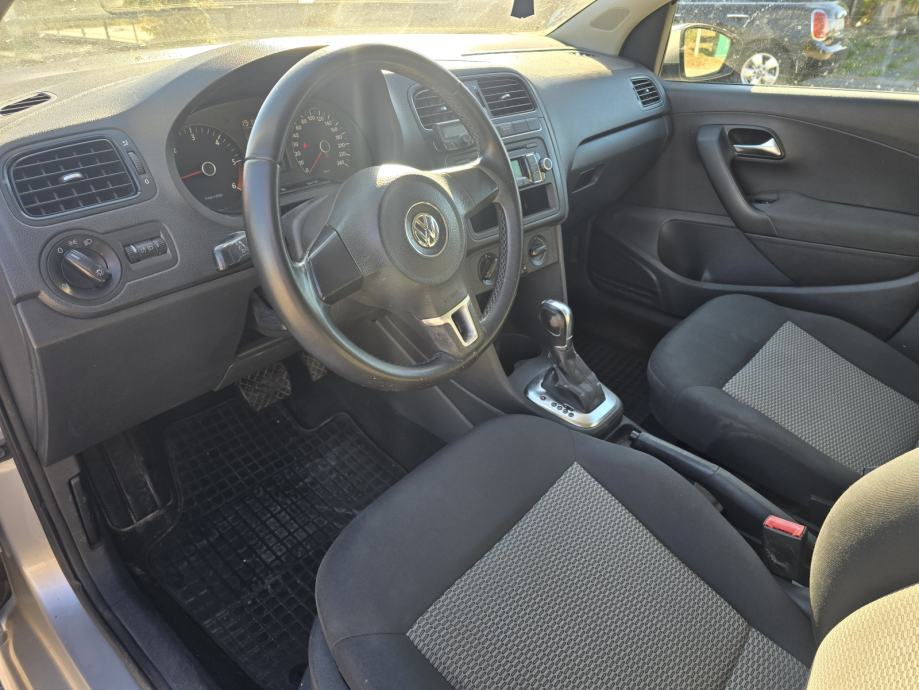 VW Polo 1,6 TDI AUTOMATIK 2012 GOD REG 9/2027, fotografija 7