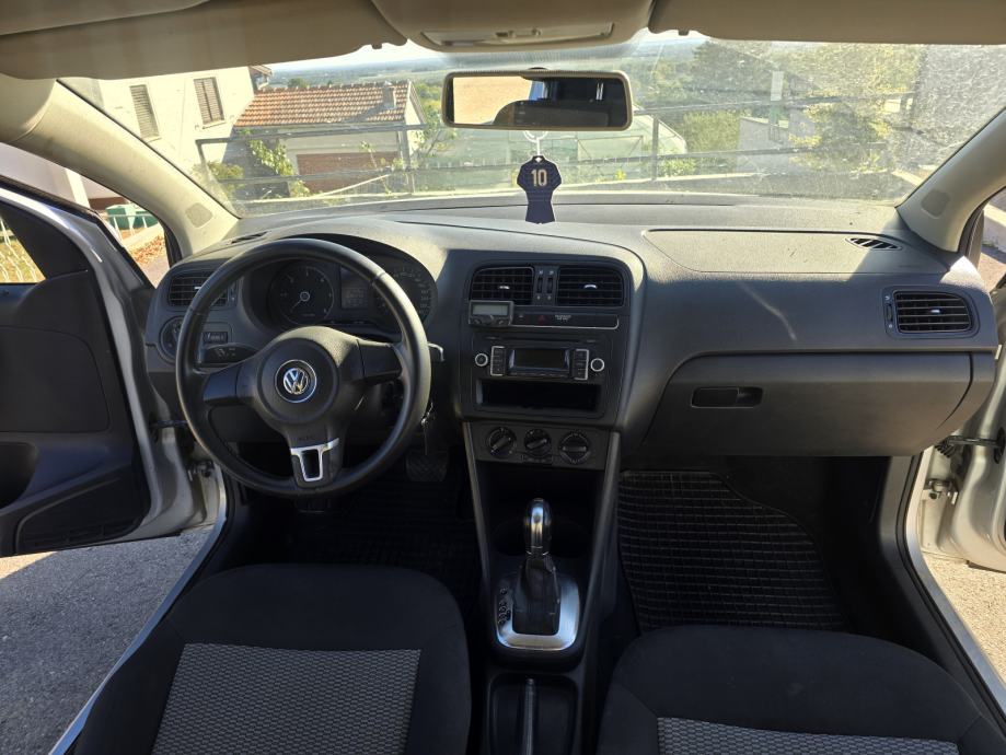 VW Polo 1,6 TDI AUTOMATIK 2012 GOD REG 9/2027, fotografija 11