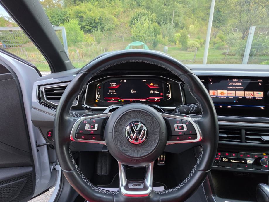 VW Polo 1,6 TDI R-line — DSG — panorama — virtual — kamera, fotografija 12