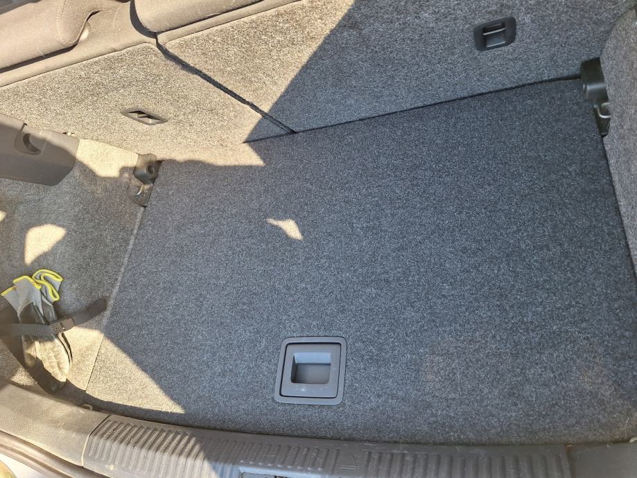 VW Polo 1,6 TDI,regan 09/27,HR auto, fotografija 11