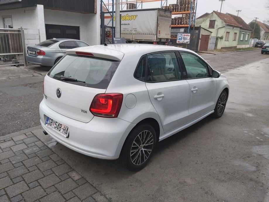 Volkswagen модель polo 2013