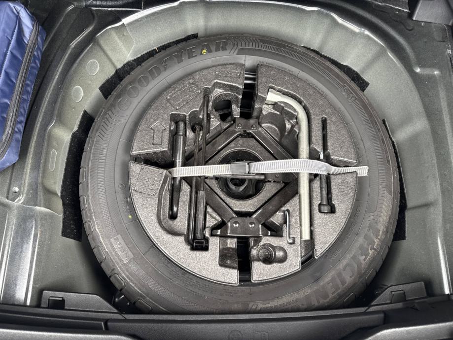 VW POLO 2023 • PREMIUM jamstvo • AutoZubak Rabljena, fotografija 18
