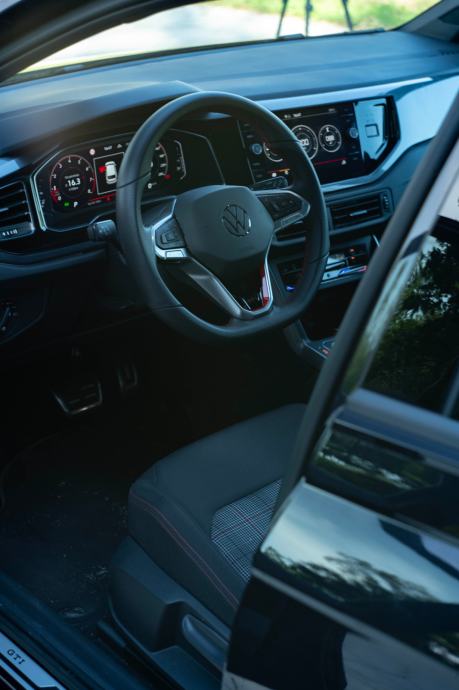 VW POLO GTI TSI 2.0 DSG - NIJE UVOZ - PRVI VLASNIK, fotografija 6