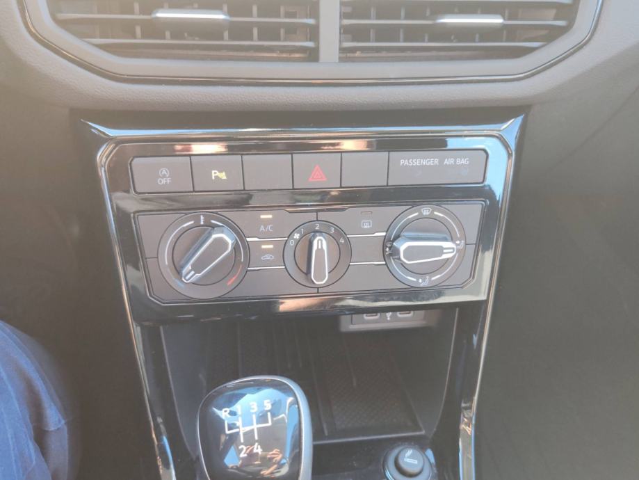 VW T-CROSS 1.0 TSI 95 KS LIFE PLUS *TVORNIČKO JAMSTVO*, fotografija 18