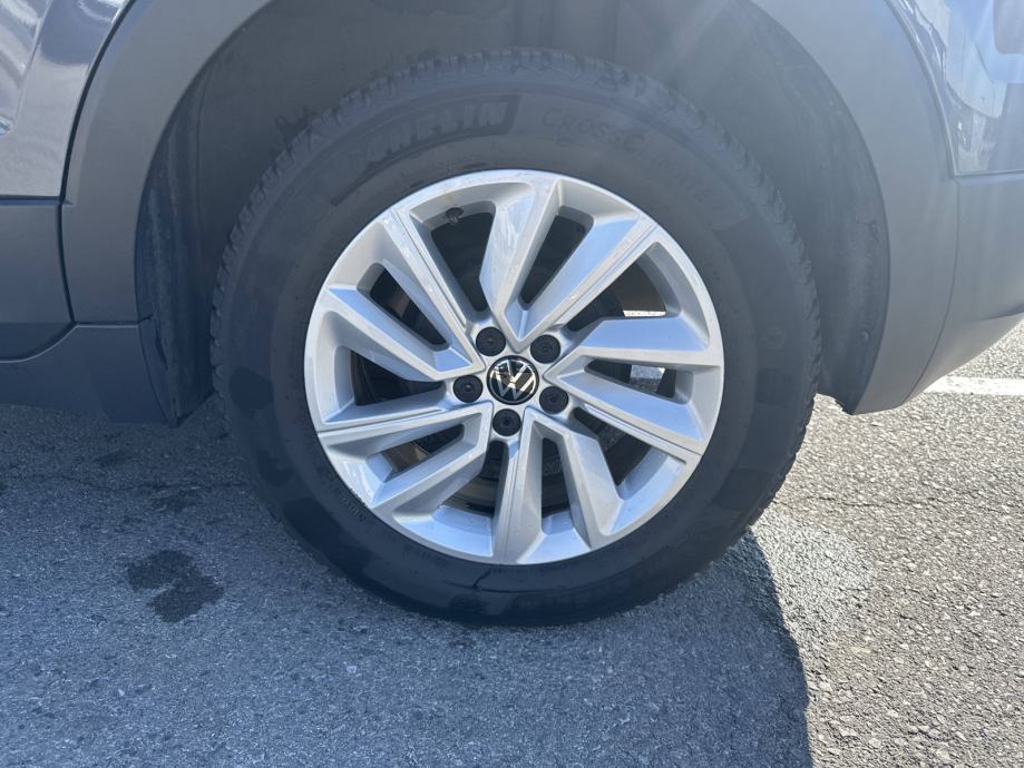 VW T-CROSS 2023 • PREMIUM jamstvo • AutoZubak Rabljena, fotografija 14