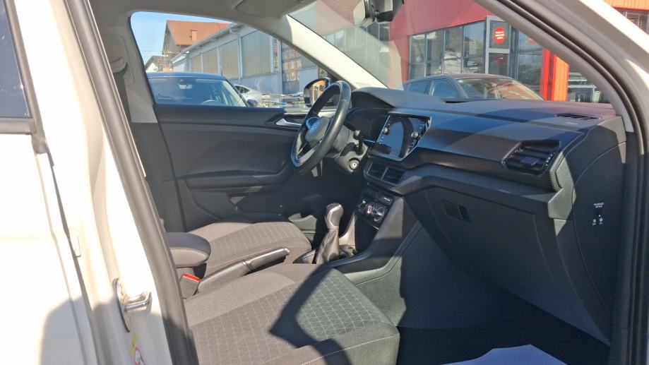 VW T-CROSS 2023 • PREMIUM jamstvo • AutoZubak Rabljena, fotografija 9