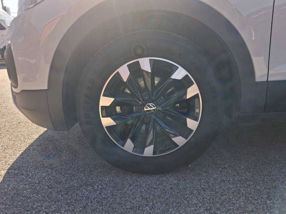 VW T-CROSS 2023 • PREMIUM jamstvo • AutoZubak Rabljena, fotografija 15
