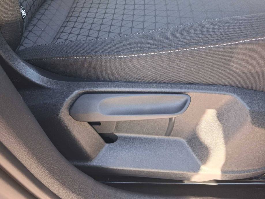 VW T-CROSS 2023 • PREMIUM jamstvo • AutoZubak Rabljena, fotografija 20