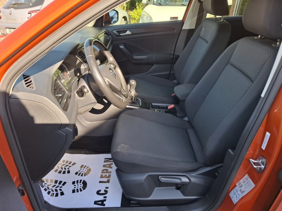VW T-Roc 1 6 TDI KAMERA NAVIGACIJA PDC 6 BRZINA 109tkm 2019god, fotografija 9