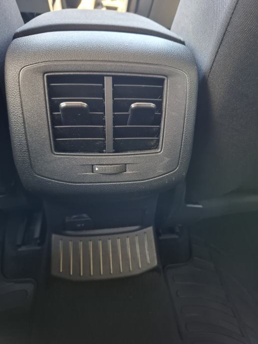 VW T-Roc 1 6 TDI KAMERA NAVIGACIJA PDC 6 BRZINA 109tkm 2019god, fotografija 15