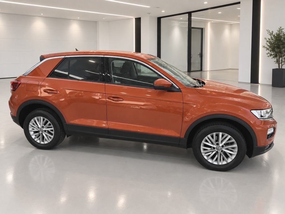 VW T-Roc 1 6 TDI KAMERA NAVIGACIJA PDC 6 BRZINA 109tkm 2019god, fotografija 4