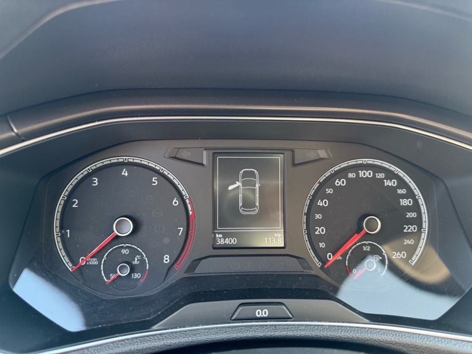 VW T-Roc 1.0 TSI Design, 2018., 38.500 km, prvi vlasnik, reg. 1/2027, fotografija 5