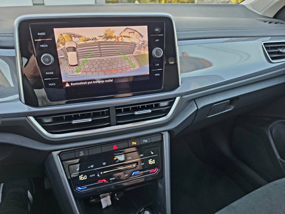 VW T-Roc 1,0 TSI,,ODLIČAN,,SERVISNA,,20440KM, fotografija 13
