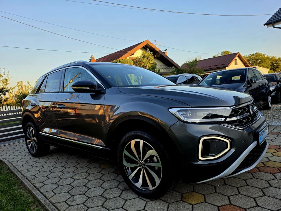 VW T-Roc 1,0 TSI,,ODLIČAN,,SERVISNA,,20440KM, pogled izvana - slika 4
