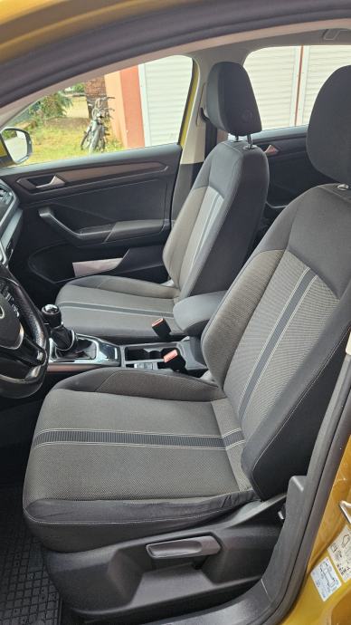 VW T-Roc 1,0 TSI, fotografija 7