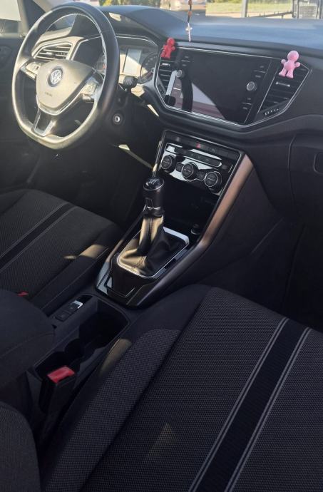VW T-Roc 1,0 TSI, fotografija 7