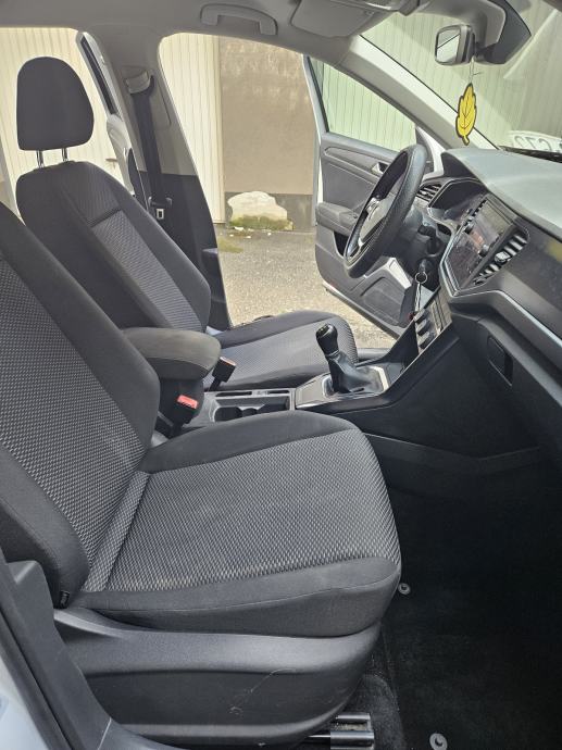 VW T-ROC 1,0 TSI OŠTEČEN, fotografija 8