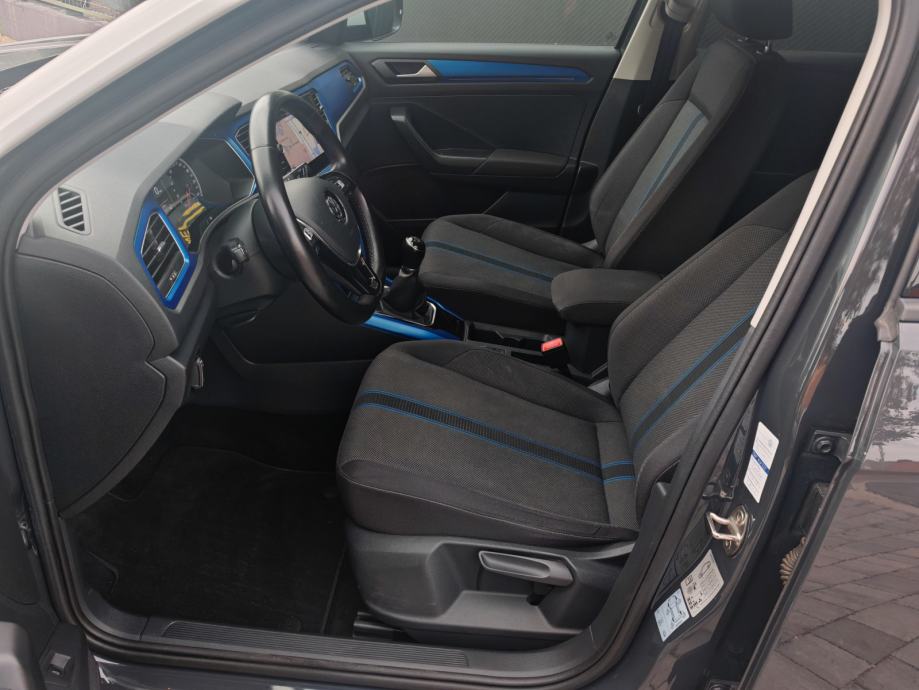 ⭐VW T-Roc 1,0 TSI◽PANORAMA◽ACC◽LANE ASSIST◽JAMSTVO 12mj✔️⭐, fotografija 17