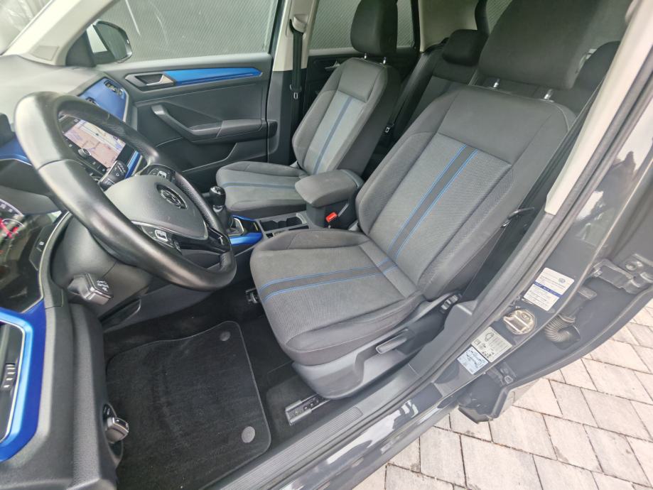 ⭐VW T-Roc 1,0 TSI◽PANORAMA◽ACC◽LANE ASSIST◽JAMSTVO 12mj✔️⭐, fotografija 19