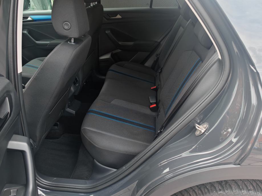 ⭐VW T-Roc 1,0 TSI◽PANORAMA◽ACC◽LANE ASSIST◽JAMSTVO 12mj✔️⭐, fotografija 18