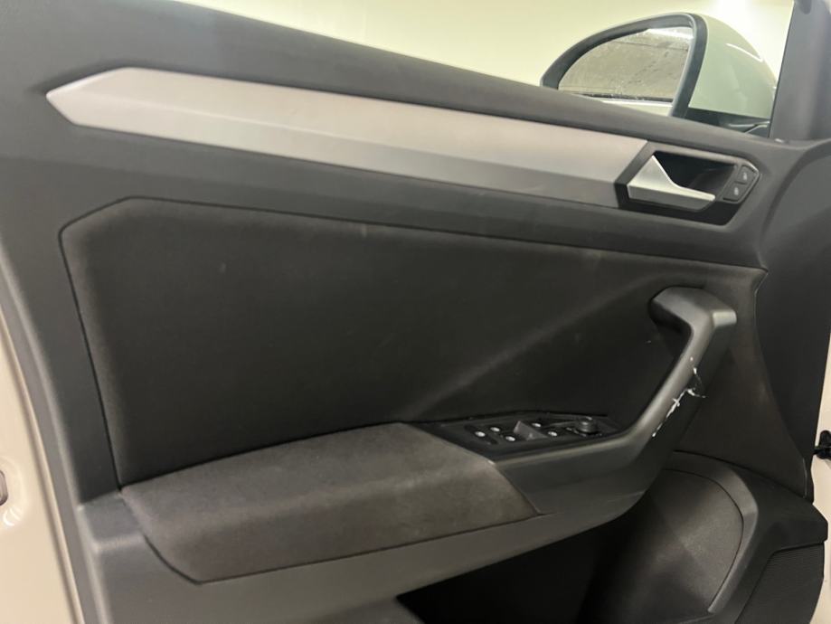 VW T-Roc 1.0 TSI - 3 godine jamstva, fotografija 14