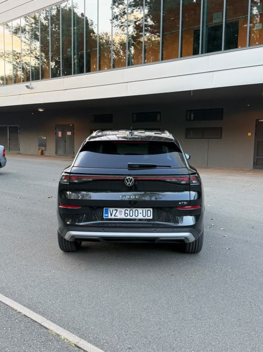 VW T-Roc 1,5 eTSI DSG Style IQ.Light + 4 NOVE ZIMSKE GUME, fotografija 7