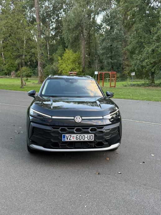 VW T-Roc 1,5 eTSI DSG Style IQ.Light + 4 NOVE ZIMSKE GUME, fotografija 2