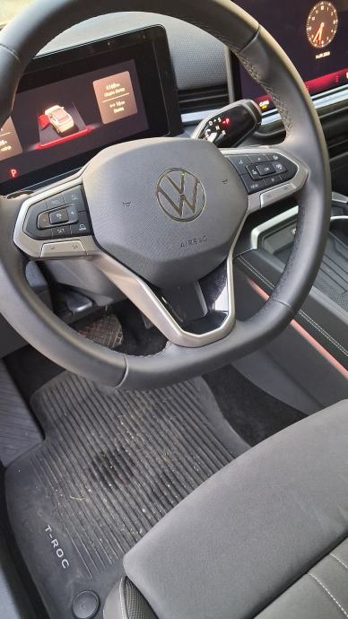 VW T-Roc 1,5 eTSI DSG Style IQ.Light + 4 NOVE ZIMSKE GUME, fotografija 13