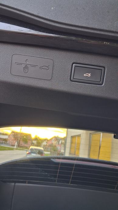 VW T-Roc 1,5 eTSI DSG Style IQ.Light + 4 NOVE ZIMSKE GUME, fotografija 15