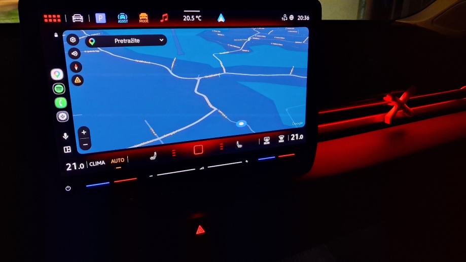 VW T-Roc 1,5 eTSI DSG Style IQ.Light + 4 NOVE ZIMSKE GUME, fotografija 18