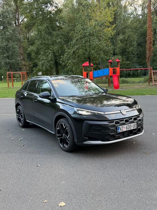 VW T-Roc 1,5 eTSI DSG Style IQ.Light + 4 NOVE ZIMSKE GUME, fotografija 3