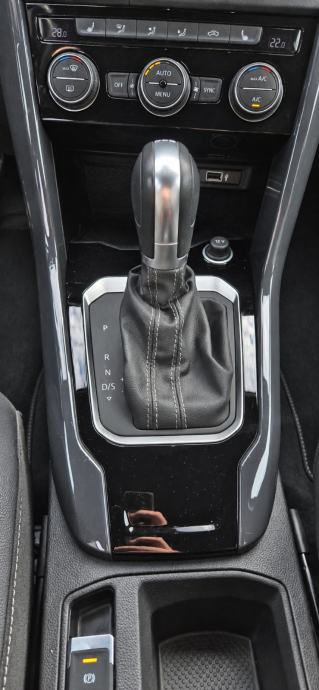 VW T-Roc 1.5 TSI DSG R-Line, 1.vlasnik, 80.000 km – izvrstan, fotografija 12