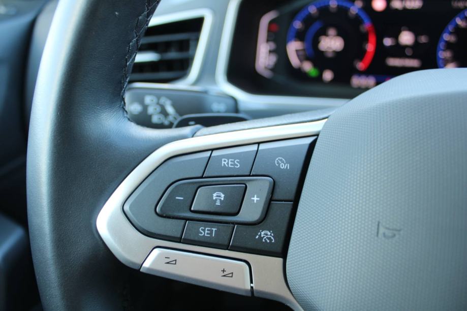 VW T-Roc 1.5 TSi DSG Style *LED, NAVIGACIJA, KAMERA*, fotografija 13