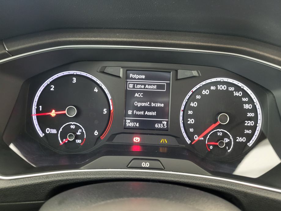 VW T-ROC 1.6 TDI DVOJNA KLIMA NAVIGACIJA ACC TEMPOMAT CAR APPS ALU, fotografija 12