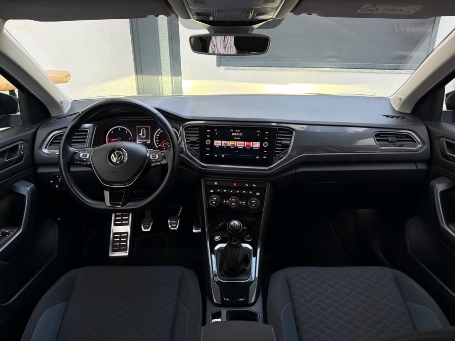 VW T-Roc 1,6 TDI IQ.Drive-1. Vlasnik-Jamstvo na km-Leasing, fotografija 9
