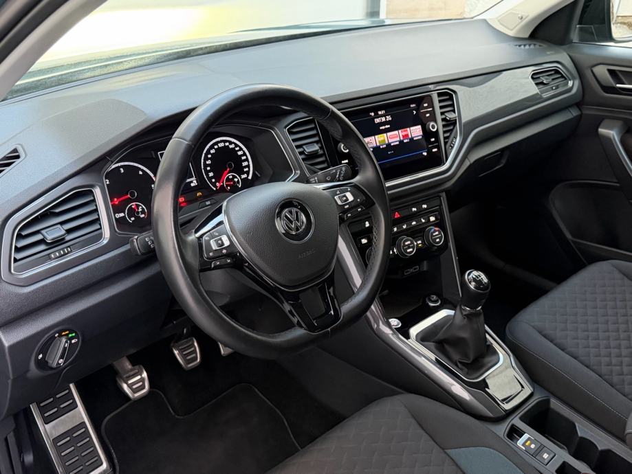 VW T-Roc 1,6 TDI IQ.Drive-1. Vlasnik-Jamstvo na km-Leasing, fotografija 19