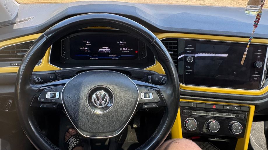 VW T-Roc 1,6 TDI R-line. Panorama. Virtual. Top stanje, fotografija 13