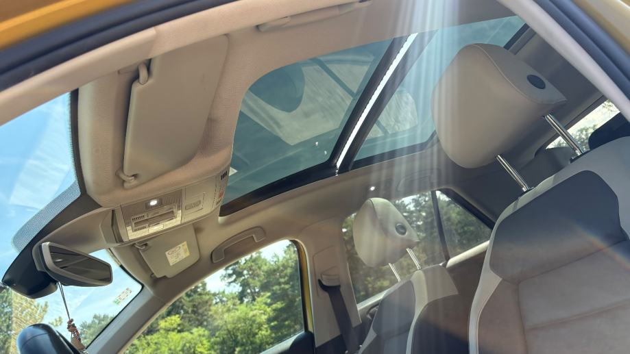 VW T-Roc 1,6 TDI R-line. Panorama. Virtual. Top stanje, fotografija 17