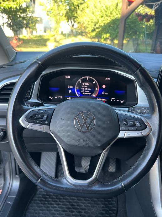 VW T-Roc 2,0 TDI DSG *70.000km*IQ DRIVE/IQ LED*KEY LESS GO/ENTRY*, fotografija 16